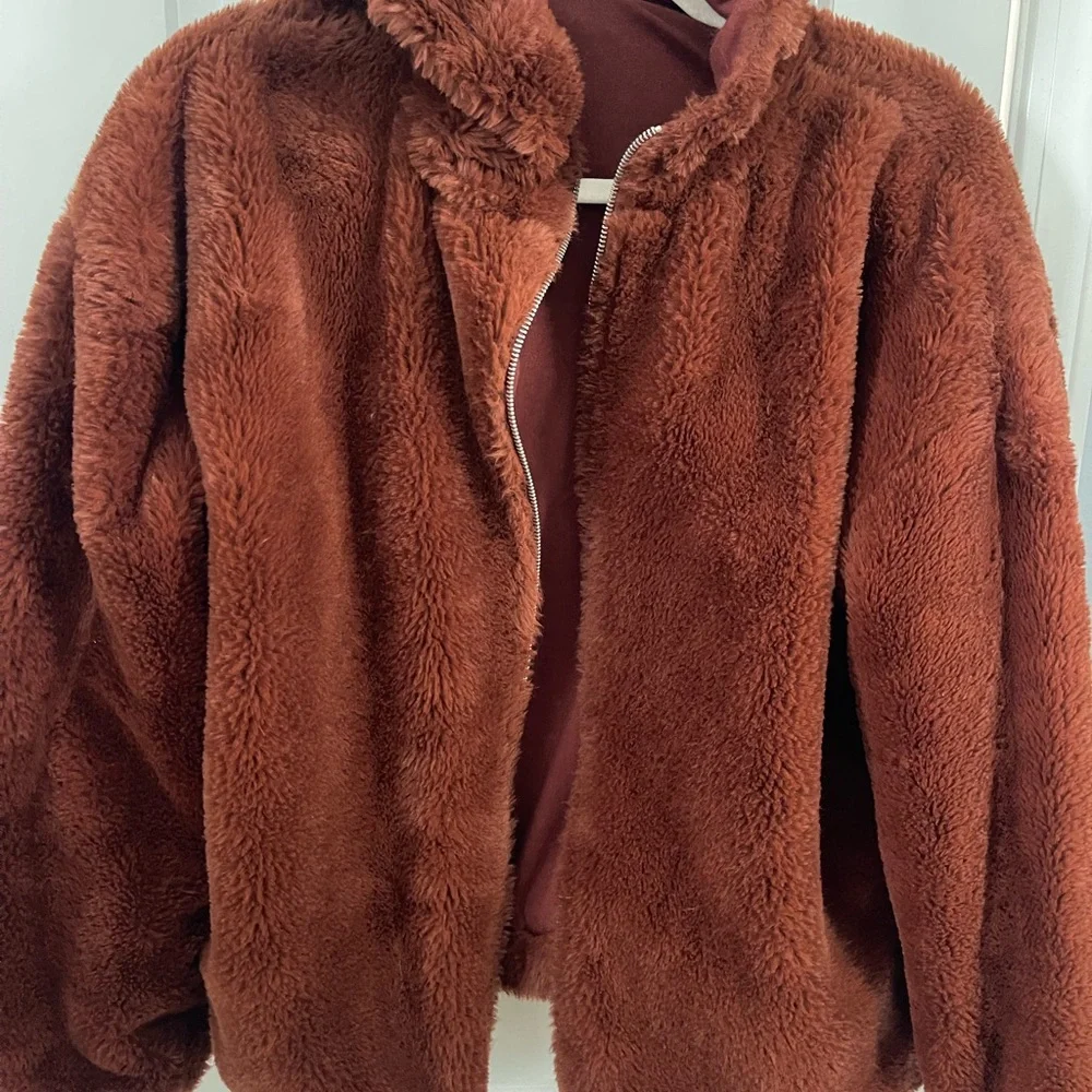 Maroon Faux Fur Zip up Jacket - Picture 3 of 4